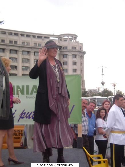 La evenimente cu buburuze. - D-nele trabantiste erau inbracate, aniilor - Arhiva evenimente 2011