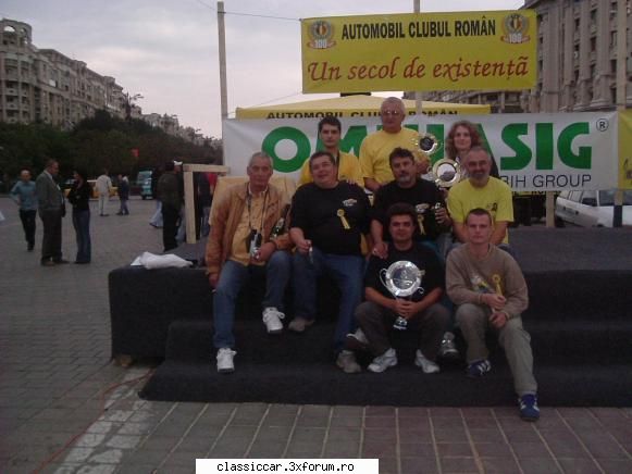 La evenimente cu buburuze. - Am facut si o poza de grup - Arhiva evenimente 2011