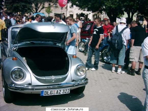 La evenimente cu buburuze. - Este un cabrio 1303,frumos - Arhiva evenimente 2011