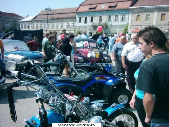 La evenimente cu buburuze. - A aparut cu niste ATV-uri linga vw,baieti - Arhiva evenimente 2011