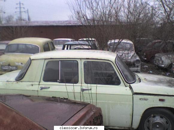 La iesire din Ploiesti....spre Buzau - La fel 1100 si in langa ea o Volga - Vanatoarea de epave
