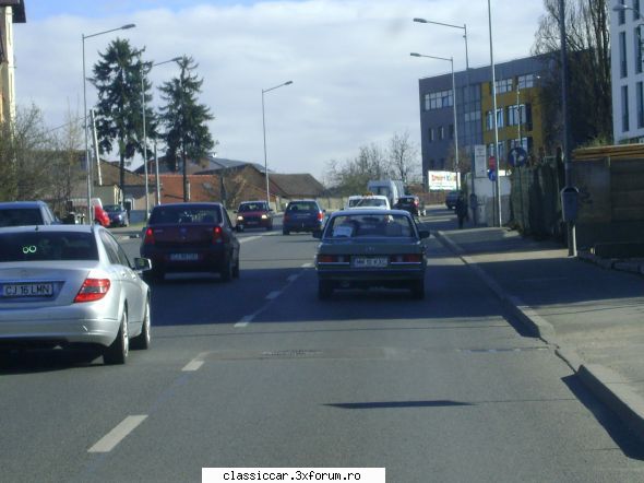 La vanatoare de masinarii vechi - Mercedes W123 pe Calea Turzii. Era de vanzare - Am vazut prin Cluj-Napoca