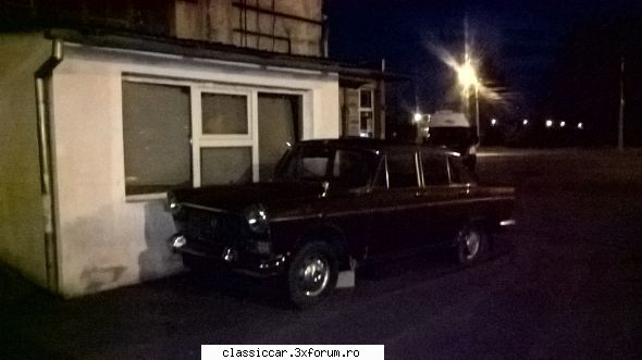La vanatoare de masinarii vechi - Fiat 1800 in fata unui atelier de langa - Am vazut prin Cluj-Napoca