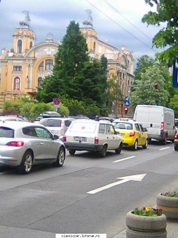 La vanatoare de masinarii vechi - Si o ambulanta pozata in luna mai - Am vazut prin Cluj-Napoca