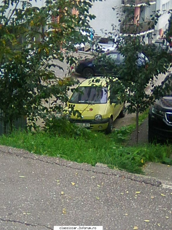 La vanatoare de masinarii vechi - Un Twingo. Si la astea, primele exemplare au - Am vazut prin Cluj-Napoca