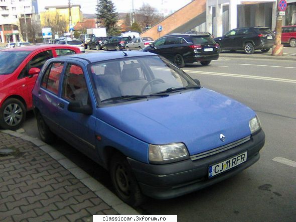 La vanatoare de masinarii vechi - Cateva poze adunate in telefon. Un Clio1 - Am vazut prin Cluj-Napoca
