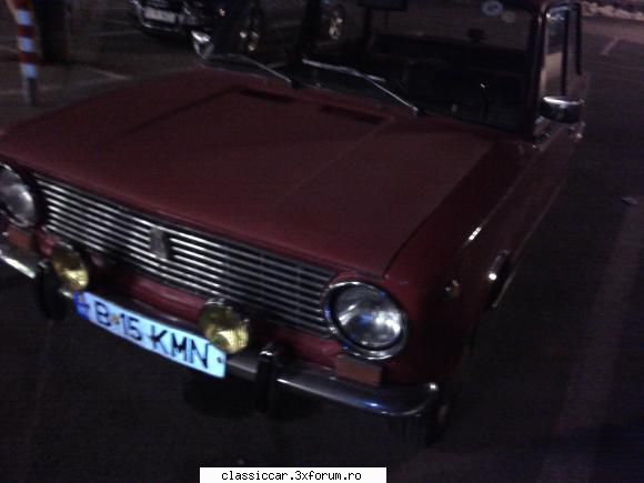 Lada 1200 - inainte de plecarea din Bucuresti , in parcare la - Prezentare masini