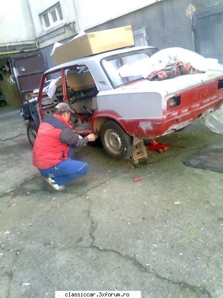 Lada 1500 (S) ( vaz 2103) - Cum ca spatiul de lucru s-a eliberat, am scos - Reconditionari si Restaurari