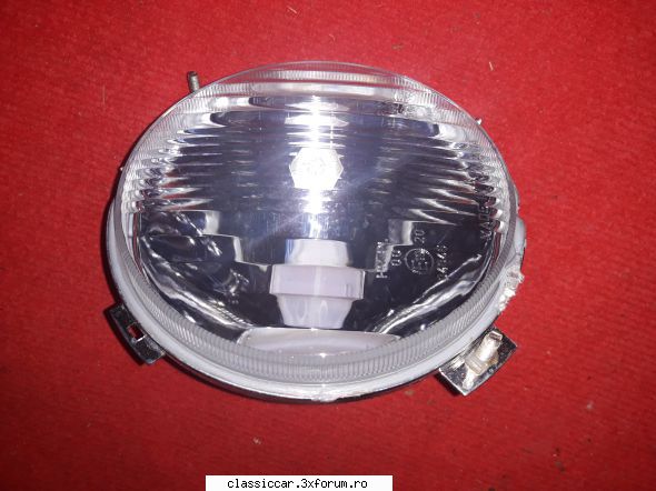Lot piese Dacia - Faruri 4 buc 100 lei 2 buc pentru faza scurta 2 - Vanzari  piese si accesorii