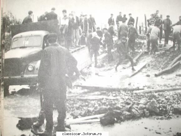 M-ul prezent la inundatiile din 1970 - pozele au fost copiate dintr-o carte dedicata - File de istorie