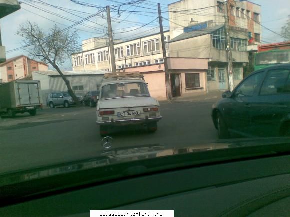 Mai sunt citeva masini vechi in Constanta care merita salvate! - o baba in trafic! - Am vazut prin Romania