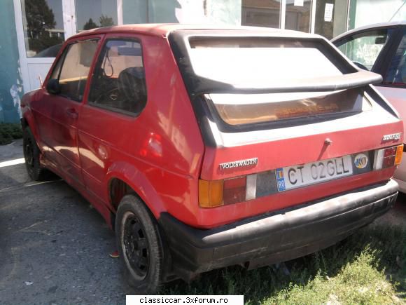 Mai sunt citeva masini vechi in Constanta care merita salvate! - vw golf 1...cu un car - Am vazut prin Romania