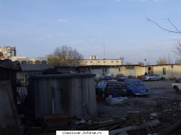 Mai sunt citeva masini vechi in Constanta care merita salvate! - intr-un fost service - Am vazut prin Romania