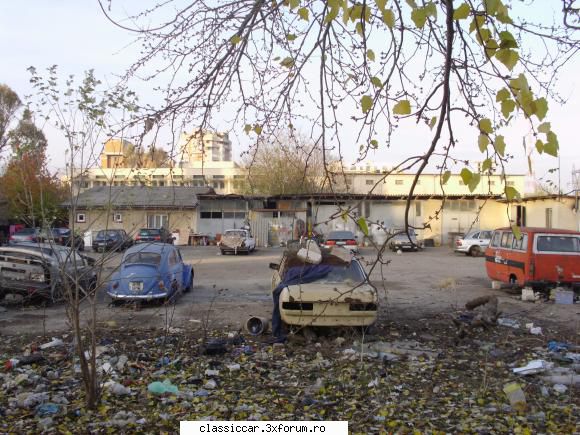 Mai sunt citeva masini vechi in Constanta care merita salvate! - intr-un fost service - Am vazut prin Romania