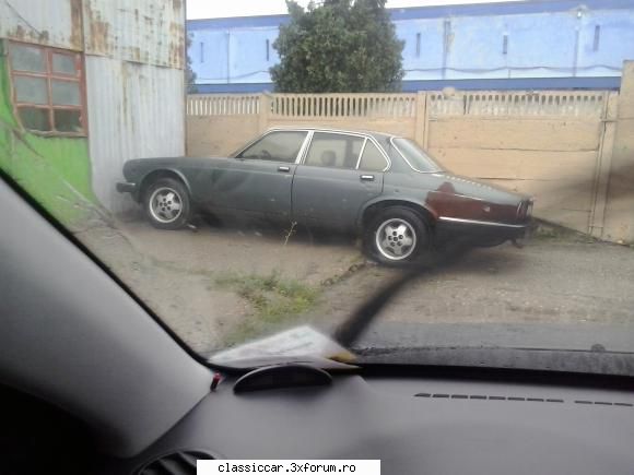 Mai sunt citeva masini vechi in Constanta care merita salvate! - Un frumos Jaguar "bin - Am vazut prin Romania