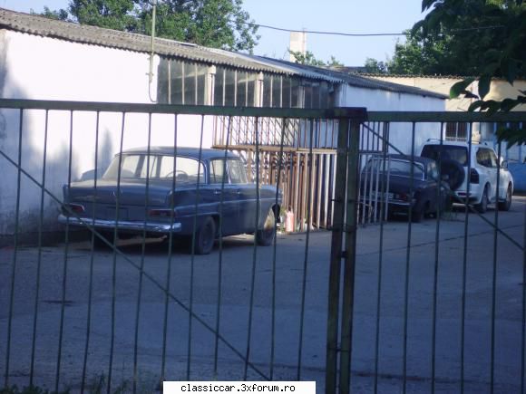 Mai sunt citeva masini vechi in Constanta care merita salvate! - un mercedes w110 si u - Am vazut prin Romania
