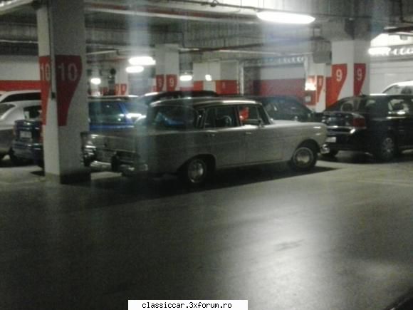 Mai sunt citeva masini vechi in Constanta care merita salvate! - 2. Mecedes W108 (cred - Am vazut prin Romania