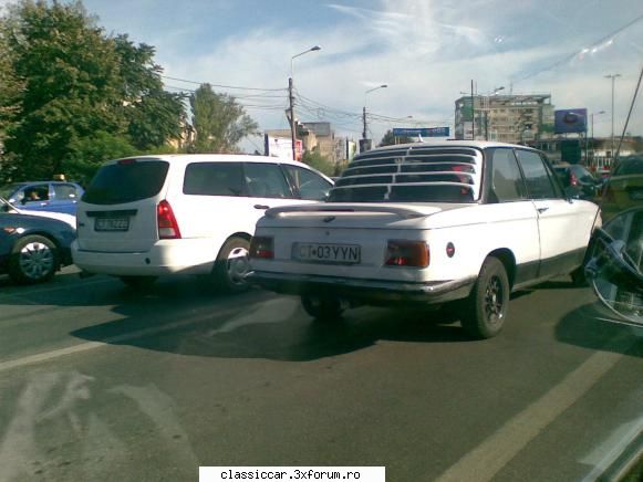 Mai sunt citeva masini vechi in Constanta care merita salvate! - un BMW la semafor in - Am vazut prin Romania