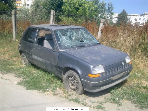 Mai sunt citeva masini vechi in Constanta care merita salvate! - Renault Super 5...asa - Am vazut prin Romania