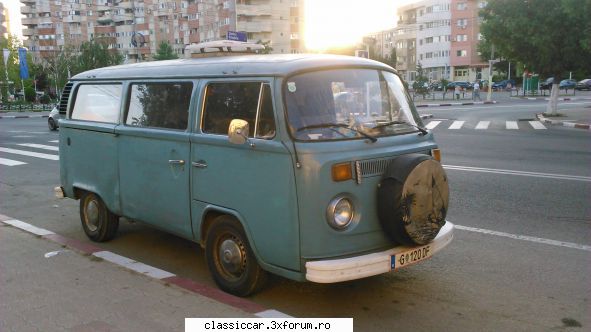 Mai sunt citeva masini vechi in Constanta care merita salvate! - un Volkswagen T2 cu n - Am vazut prin Romania