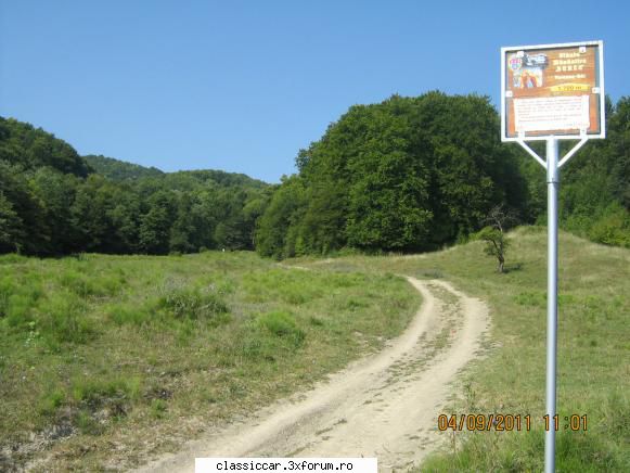Manastirea Bunea - Situata pe un deal din vecinatatea localitatii - Drumetii prin Mioritic