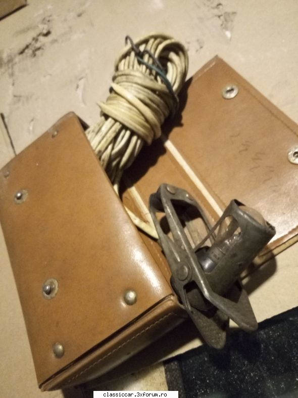 Mărunțișuri din garaj - Lampă de lucru tip crocodil, 10 lei - Vanzari  piese si accesorii