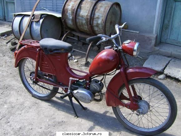 Masini Romanesti disparute sau pe cale de disparitie! - Motoreta Carpati, prima serie - File de istorie