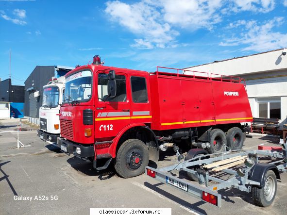 Masini de pompieri - Vazute in curte la Romexpo - Coltul camionagiului si tractoristului oldtimerist