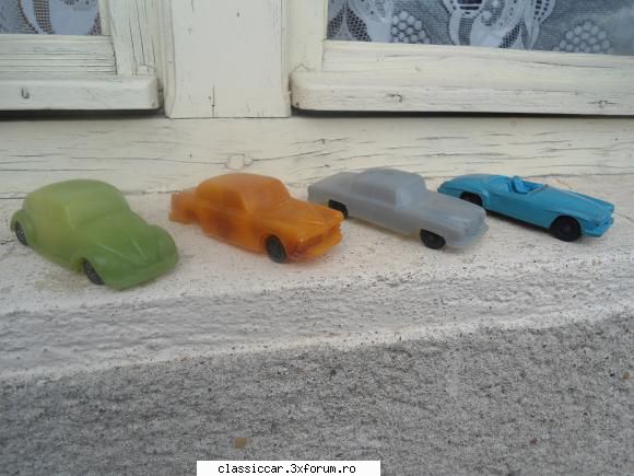 Masini din plastic, din perioada comunista - Salut. Am primit 4 masini vechi, din - Modelism si machetute