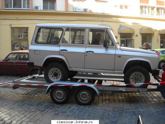 Masini vechi surprinse in Bucuresti - si inca ceva,piesa de rezistenta,un aro 244 cu - Vanatoarea de epave