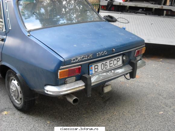 Masini vechi surprinse in Bucuresti - tot asa o babuta care un pic matocarita,insa - Vanatoarea de epave