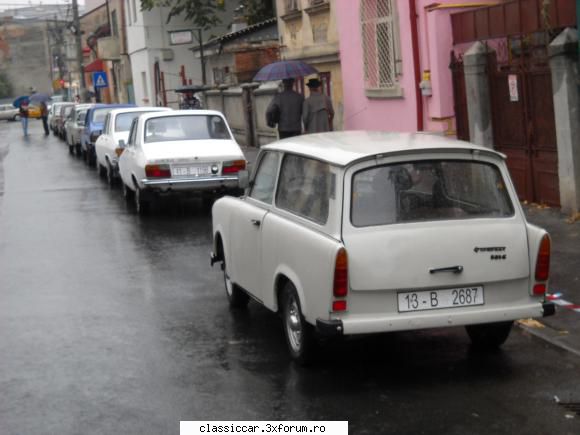 Masini vechi surprinse in Bucuresti - A LU' CINE O FI DACIUTA ASTA? aceea din fata - Vanatoarea de epave