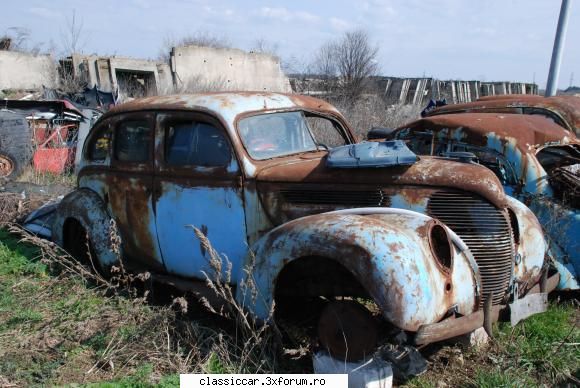 Masinile de la Gara Catelu - Un Ford 1939 Construit in Romania, fara motor - Am vazut prin Romania