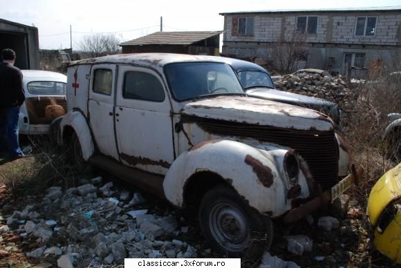 Masinile de la Gara Catelu - Un ford de fabricate romaneasca mutilat, a fost - Am vazut prin Romania