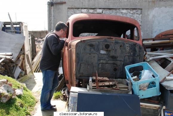 Masinile de la Gara Catelu - o caroserie, mi-a spus ca a fost masina - Am vazut prin Romania