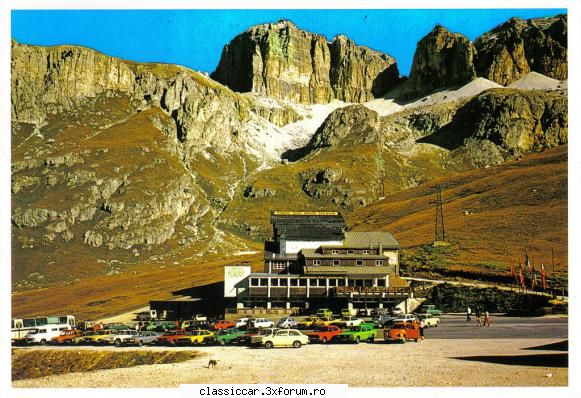 Masinile noastre in carti postale, vederi, poze de familie - Un grup de (pe atunci0 tinere - File de istorie