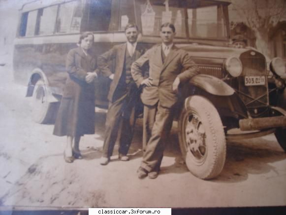 Masinile noastre in carti postale, vederi, poze de familie - Intr-o cutie de fondante de-a - File de istorie