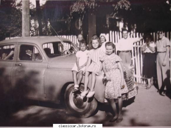 Masinile noastre in carti postale, vederi, poze de familie - si o POBEDA,(cam multa lume pe - File de istorie