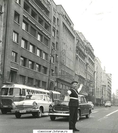 Masinile noastre in carti postale, vederi, poze de familie - Bucuresti 1971, cu un Peugeot - File de istorie