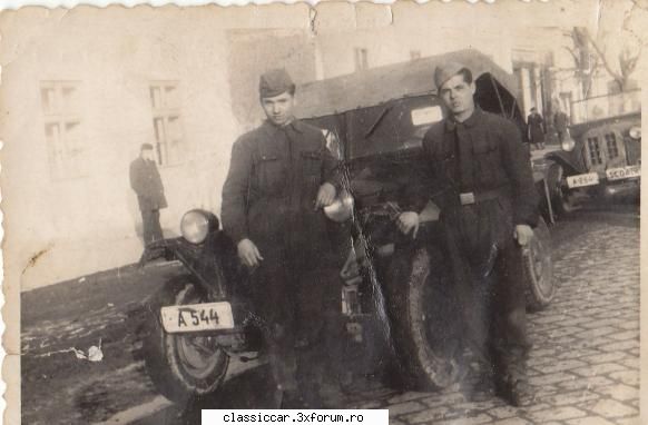 Masinile noastre in carti postale, vederi, poze de familie - tataia(stanga) cu nush - File de istorie