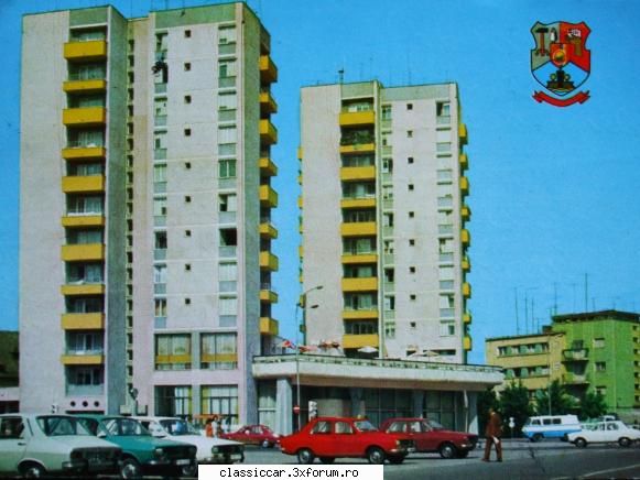 Masinile noastre in carti postale, vederi, poze de familie - o gramada de dacii 1300 in - File de istorie