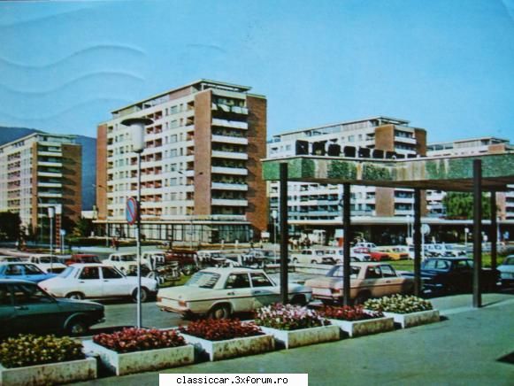 Masinile noastre in carti postale, vederi, poze de familie - multe dacii si in piatra neamt - File de istorie