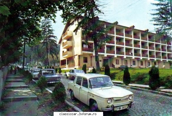 Masinile noastre in carti postale, vederi, poze de familie - Aproape la fel si aici - File de istorie