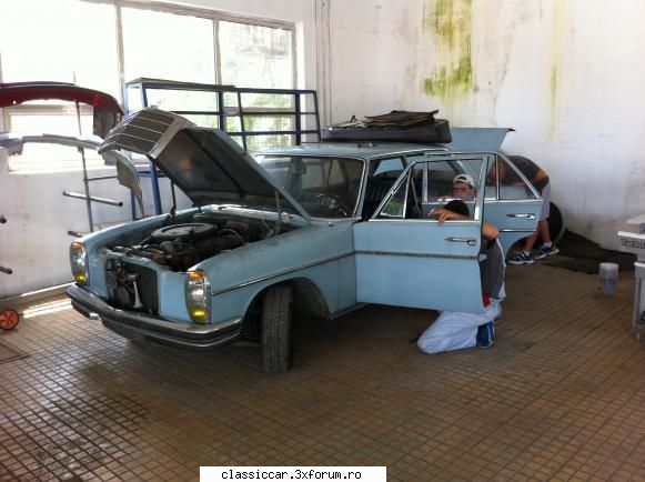 Mercedes W , BMW 525 E12 si altele - In afara de oglinzile pe care nu le are, masina - Prezentare masini