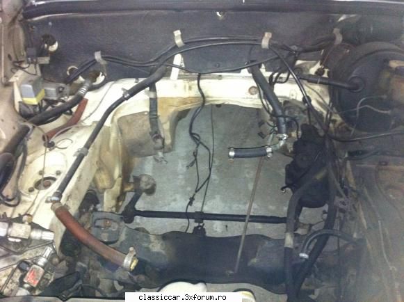 Mercedes W , BMW 525 E12 si altele - Compartiment motor fara pic de rugina. Motorul si - Prezentare masini