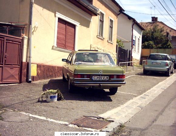 Mercedes W123 - Si alta, tot foarte frumoasa, care este parcata - Am vazut prin Cluj-Napoca