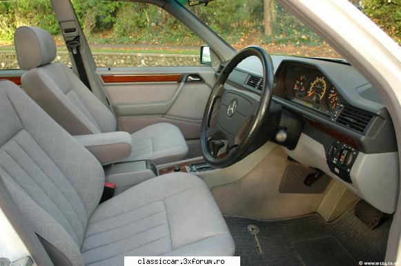 Mercedes W124 T-model - W124 storage box (sub cotiera) - Prezentare masini