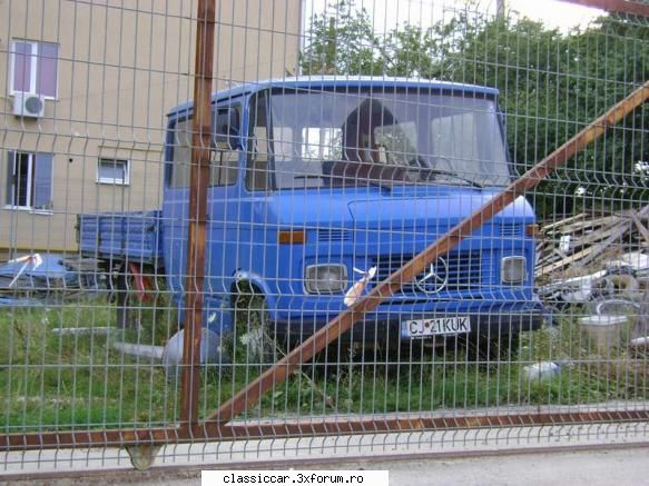 Mercedes camioneta - Am vazut intr-o curte o camioneta Mercedes cu - Am vazut prin Cluj-Napoca