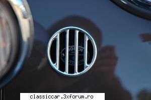 Mindent a motorokrol. - A l�mp�k k�zti k�t f�nyes kis r�cs m�g�t volt a - Hungarian corner