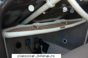 Mindent a motorokrol. - A m�szerfal al� felszerelt,bambuszn�dfonat� - Hungarian corner